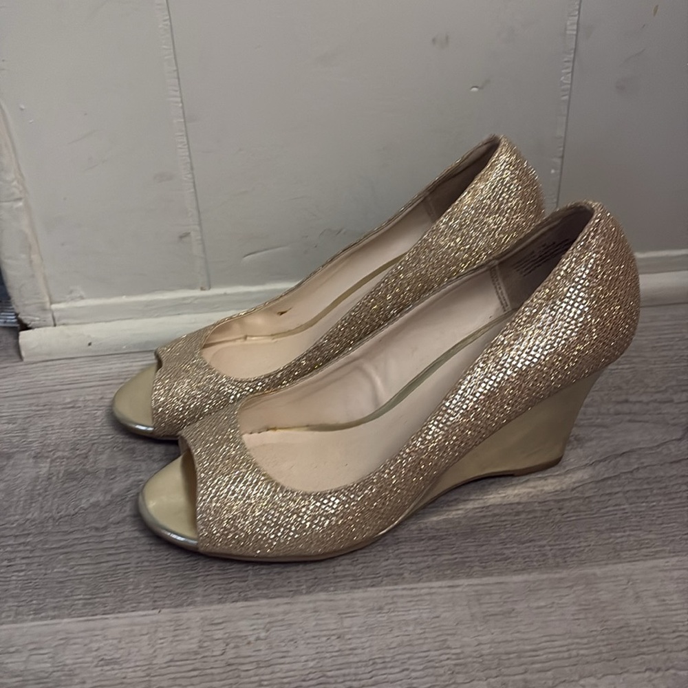 Sparkly Gold Peep Toe Pumps Wedges